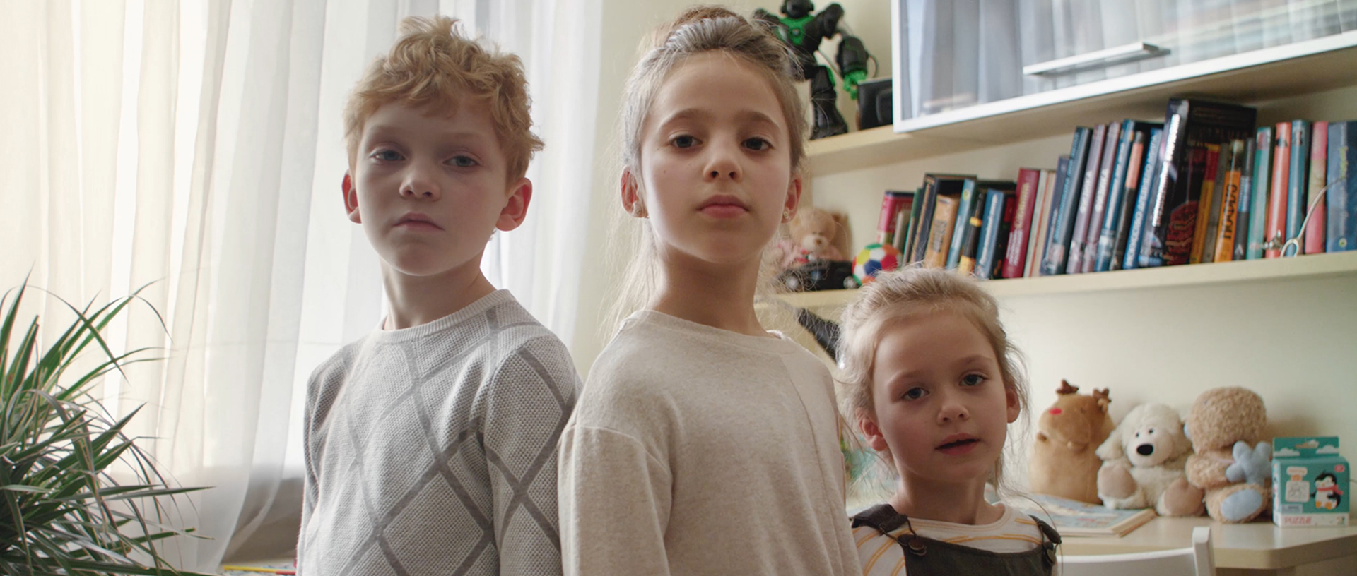 05_01696.jpg.Still001-1